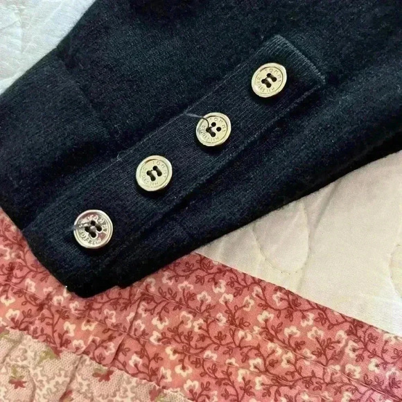 Tommy Hilfiger Sweater size large - Picture 3 of 4